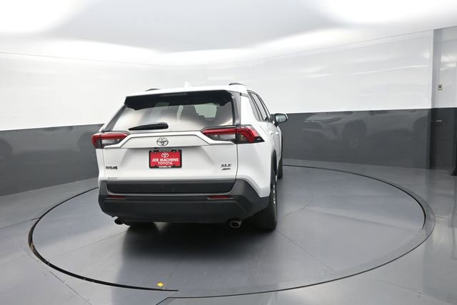 Used 2025 Toyota RAV4 XLE AWD/4WD image 55