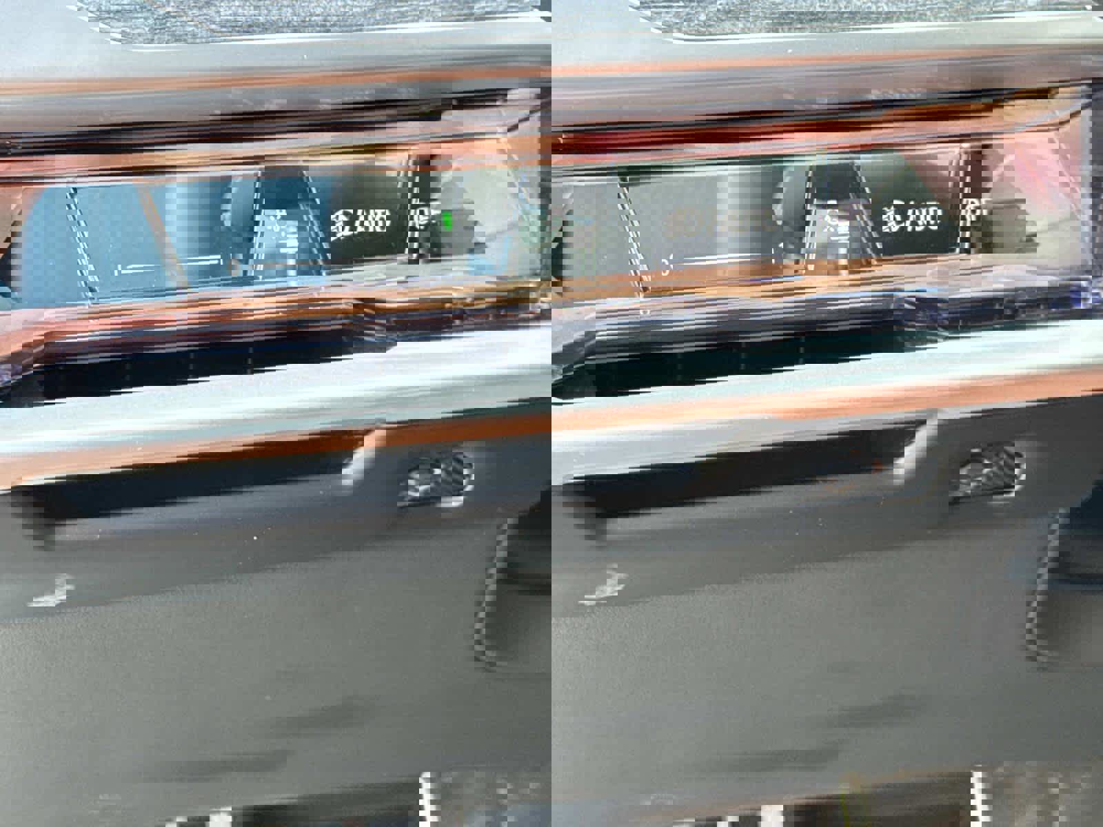 Used 2023 BMW i7 xDrive60 image 28