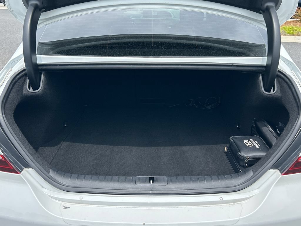 Used 2022 Genesis G70 2.0T AWD/4WD image 18