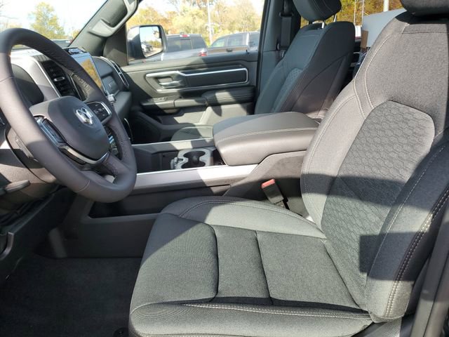 New 2026 RAM 1500 4x4 Crew Cab image 14