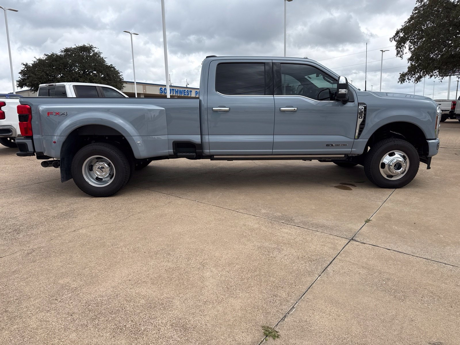 Used 2024 Ford F350 Platinum AWD/4WD image 8