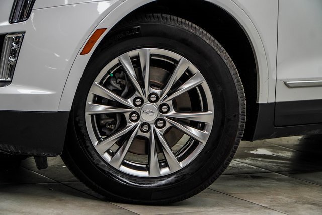 Used 2021 Cadillac XT5 Premium Luxury image 3