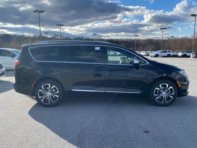 New 2026 Chrysler Pacifica Pinnacle AWD/4WD image 9