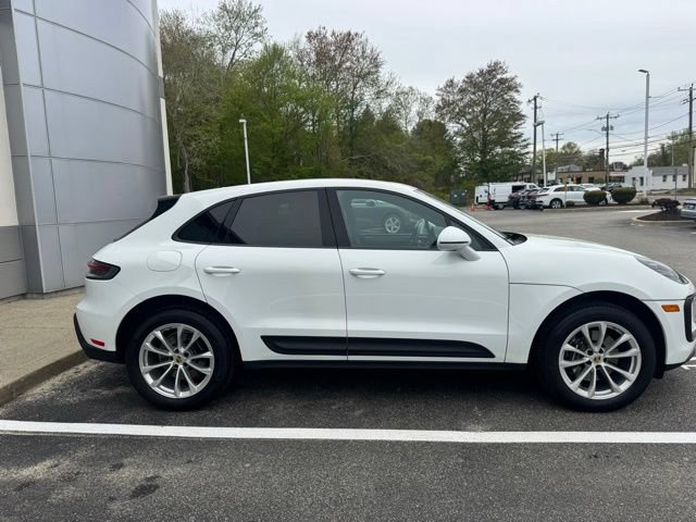 Used 2025 Porsche Macan AWD/4WD image 8