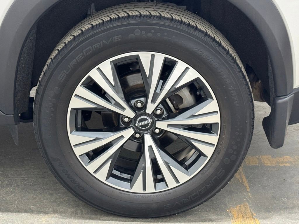 Used 2023 Nissan Rogue SV image 43