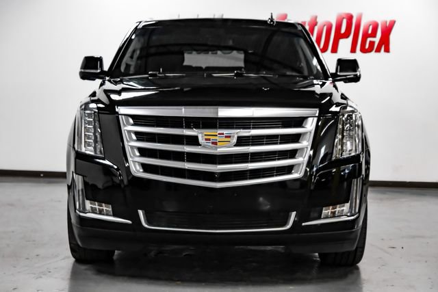 Used 2018 Cadillac Escalade Luxury image 4