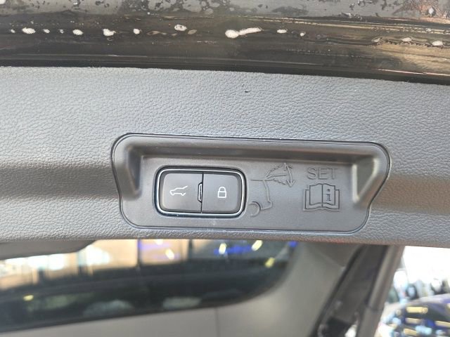 Used 2020 Ford Explorer Limited w/ Class III Trailer Tow Package image 13