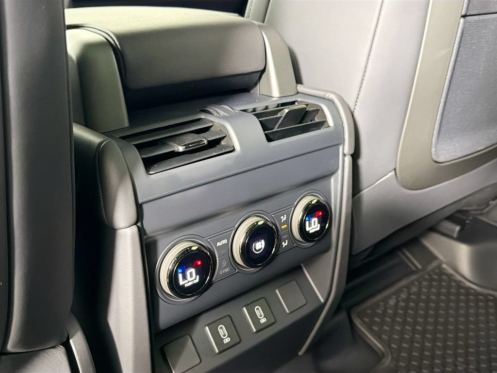 New 2026 Land Rover Defender 110 OCTA AWD/4WD image 27
