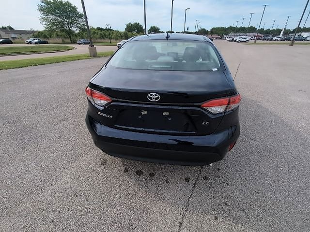 Used 2025 Toyota Corolla LE FWD image 6