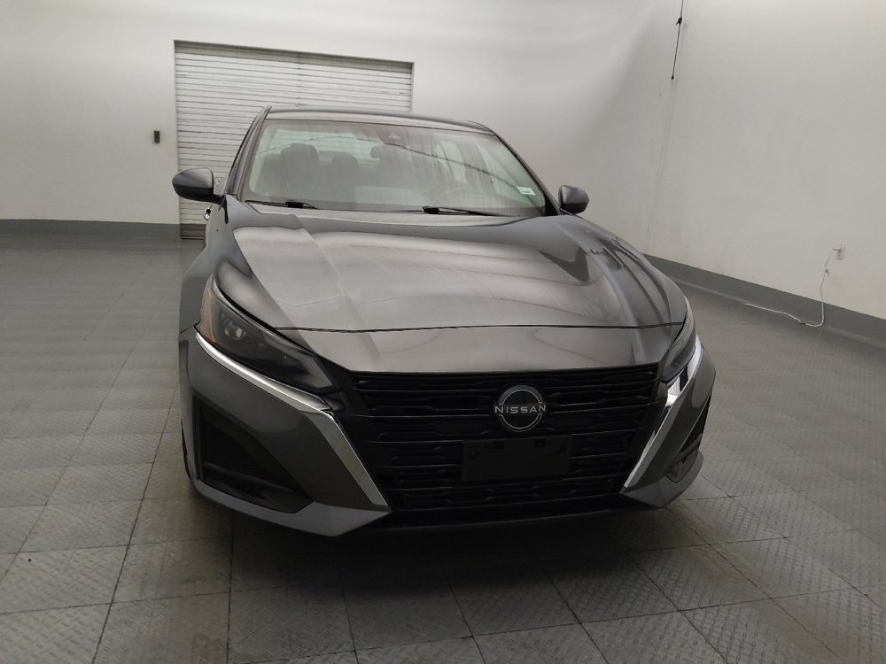 Used 2023 Nissan Altima 2.5 SV w/ SV Premium Package AWD/4WD image 14