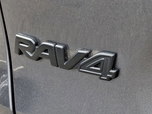 Used 2020 Toyota RAV4 LE w/ All Weather Liner Package AWD/4WD image 30