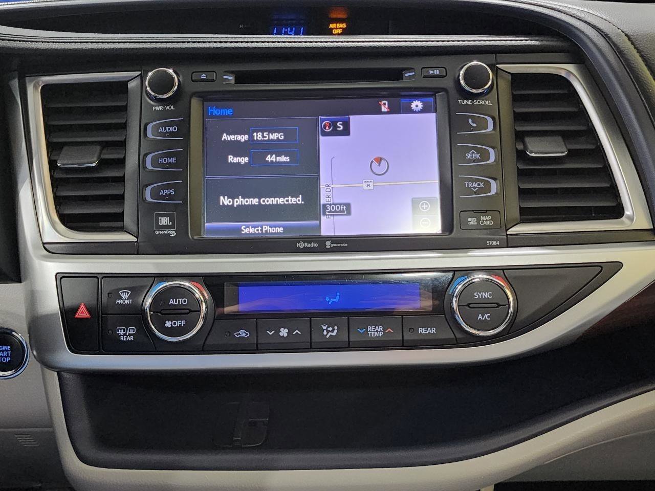 Used 2015 Toyota Highlander Limited w/ Driver Technology Package AWD/4WD image 19