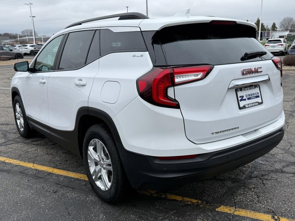 Used 2022 GMC Terrain SLE w/ Driver Convenience Package image 6