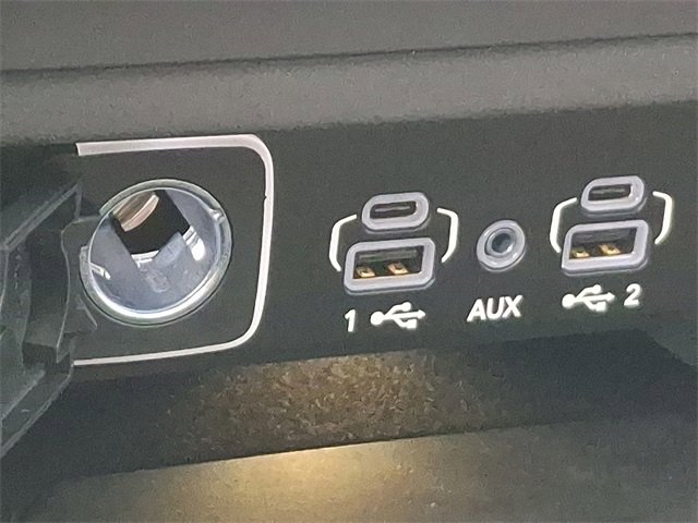 Used 2022 Jeep Grand Wagoneer Series III w/ Rear Seat Video Group 1 image 26