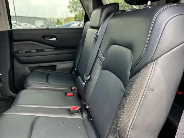 Used 2024 Nissan Pathfinder SL FWD image 23