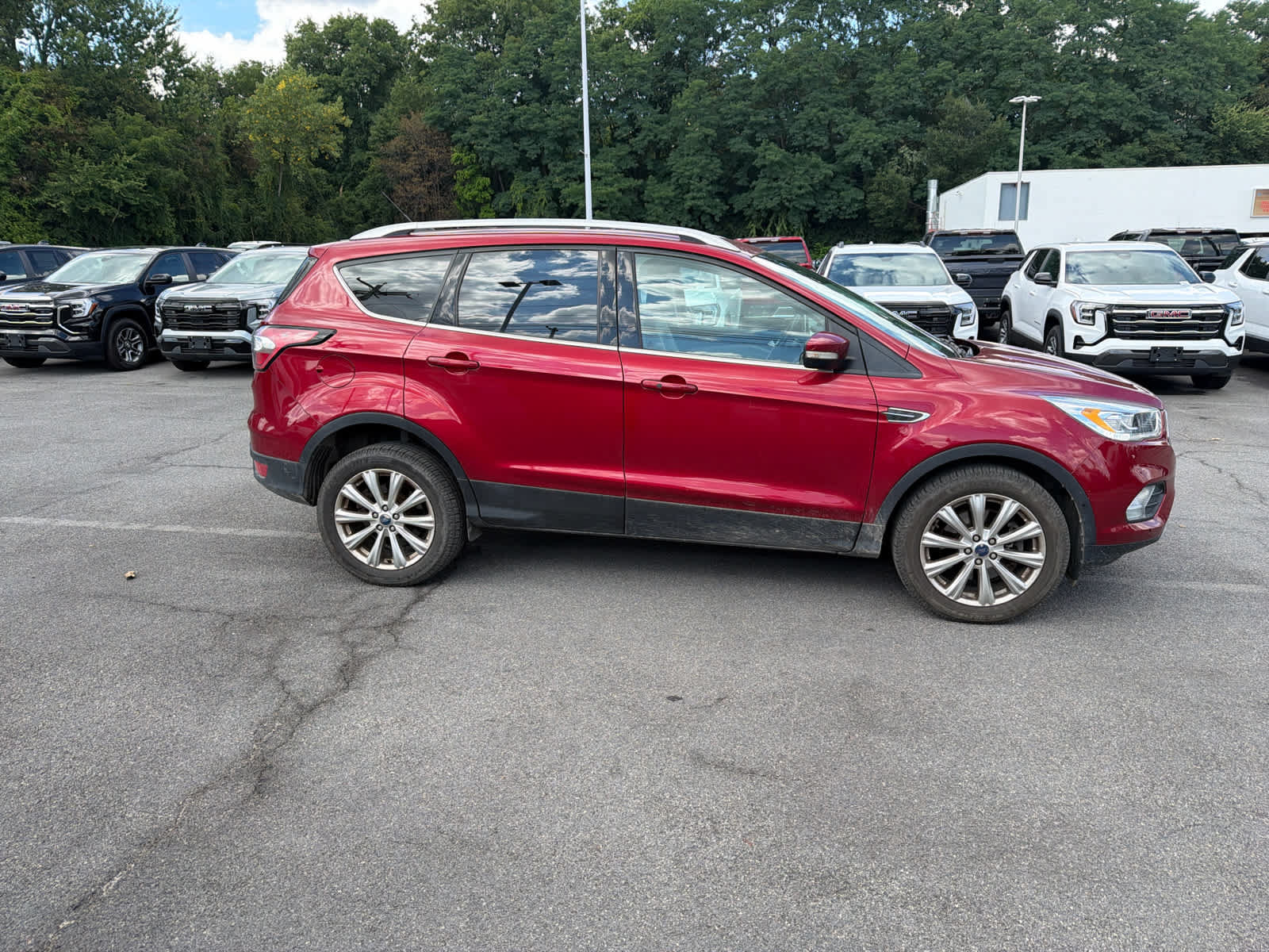 Used 2017 Ford Escape Titanium w/ Equipment Group 301A AWD/4WD image 37