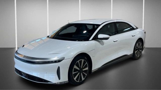 Used 2023 Lucid Air Pure image 3
