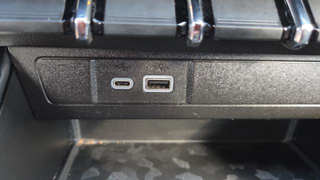 Used 2023 GMC Canyon Elevation image 29