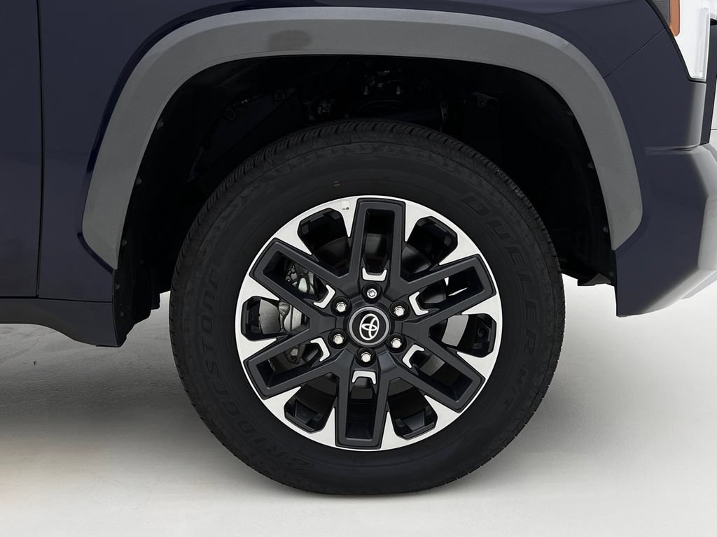 Used 2025 Toyota Tundra Limited AWD/4WD image 30