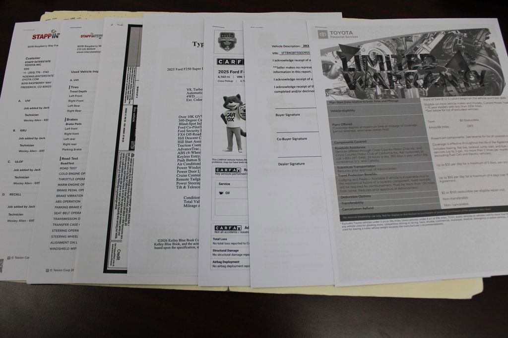 Used 2025 Ford F250 Lariat w/ FX4 Off-Road Package image 32