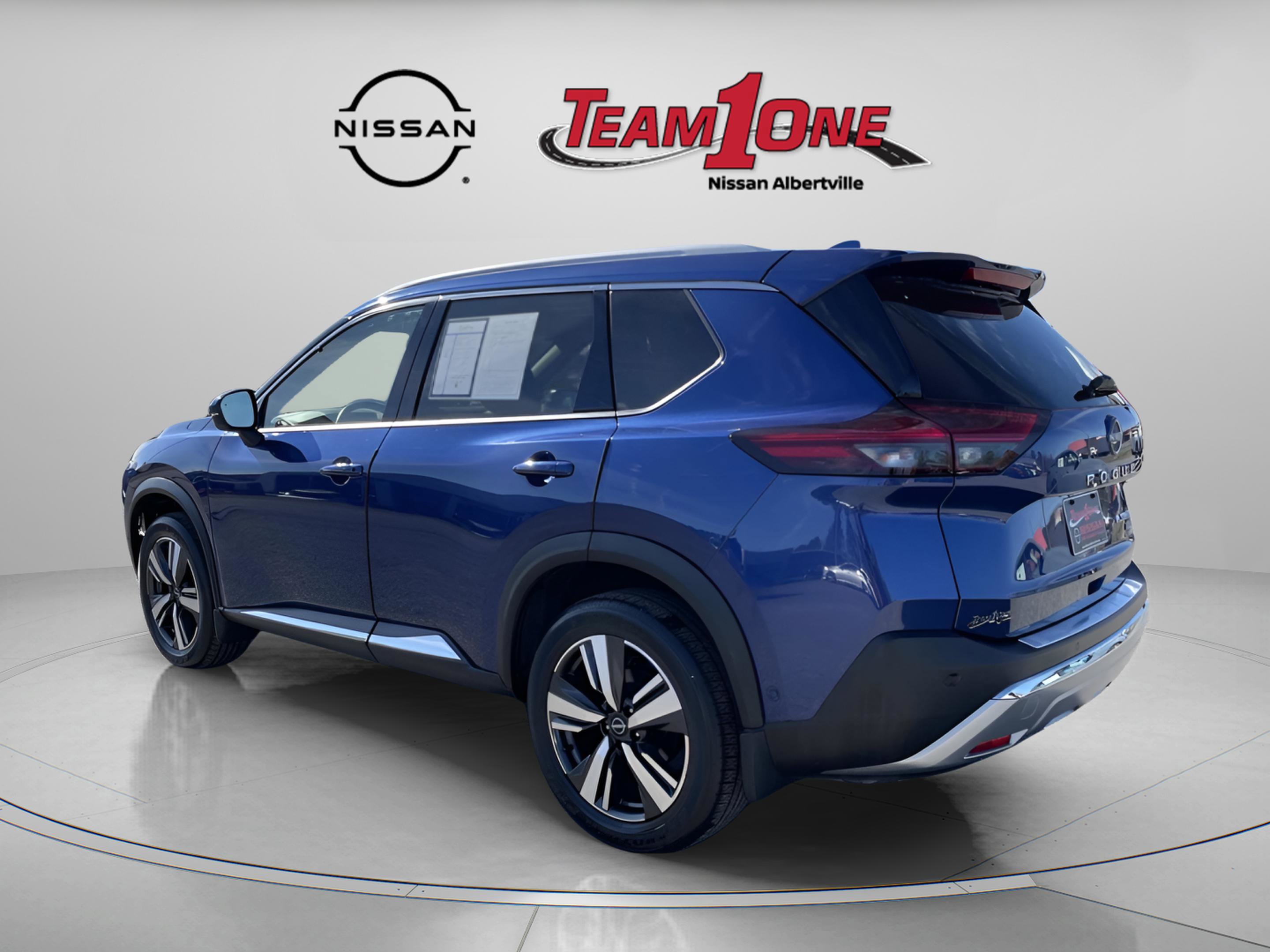 Used 2023 Nissan Rogue Platinum w/ Platinum Premium Package image 6