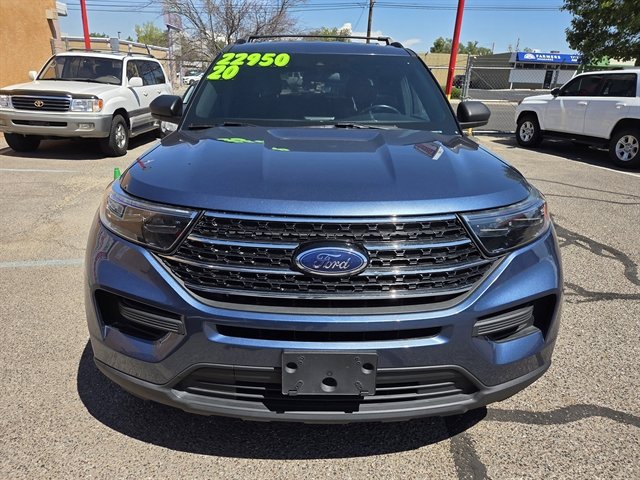 Used 2020 Ford Explorer XLT image 2