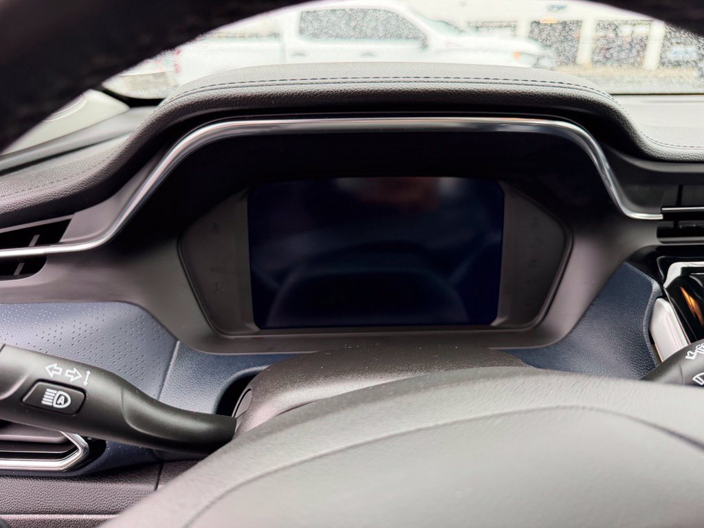 Used 2023 Chevrolet Bolt EUV Premier w/ Sun & Sound Package FWD image 19