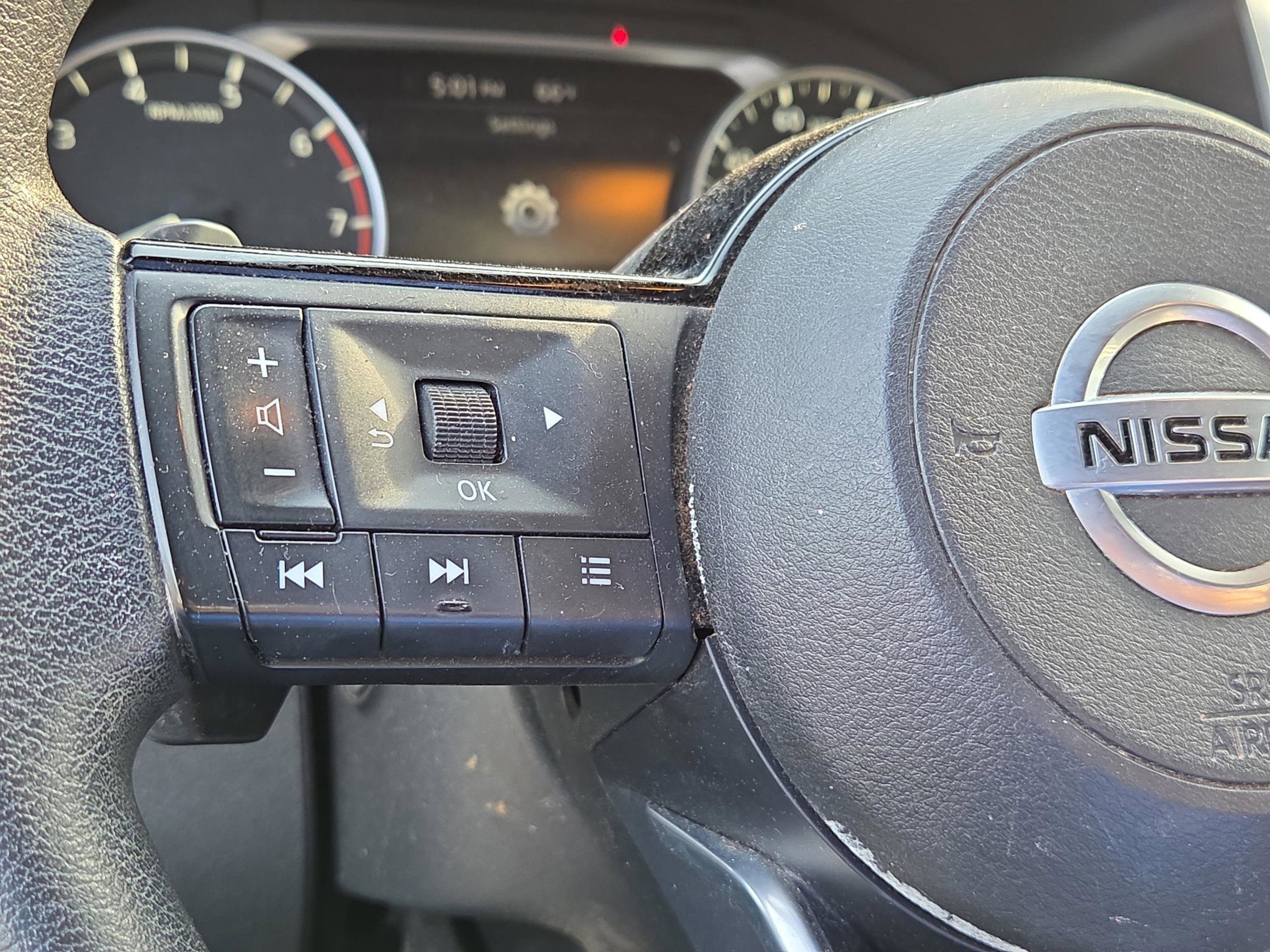 Used 2021 Nissan Rogue SV FWD image 13