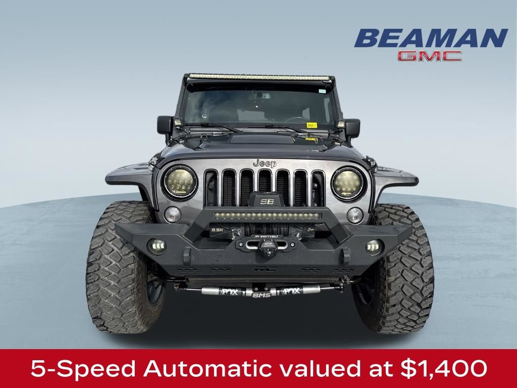 Used 2018 Jeep Wrangler Unlimited Sahara image 2