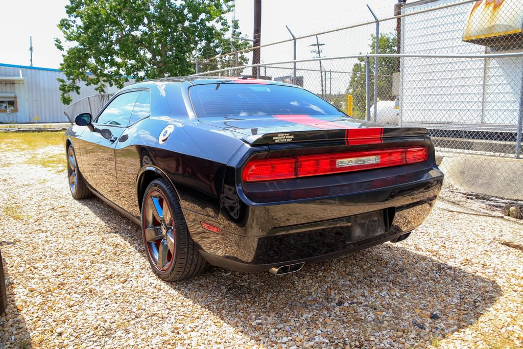 Used 2013 Dodge Challenger SXT RWD image 10