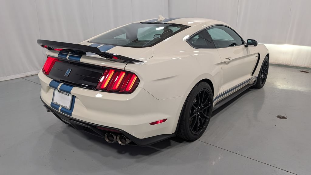 Used 2020 Ford Mustang Shelby GT350 w/ Technology Package RWD image 5