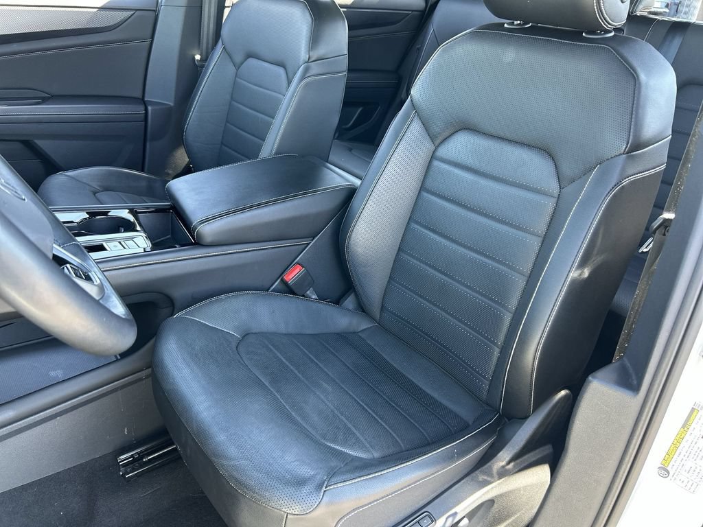 Used 2024 Volkswagen Atlas Cross Sport SEL R-Line AWD/4WD image 20