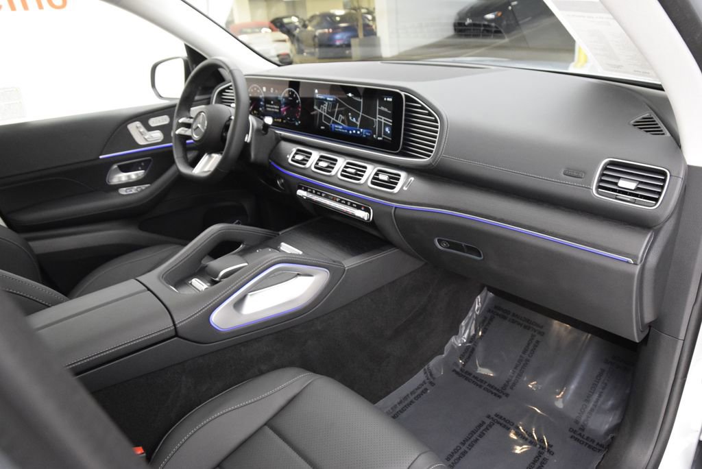 Used 2026 Mercedes-Benz GLS 450 4MATIC image 15