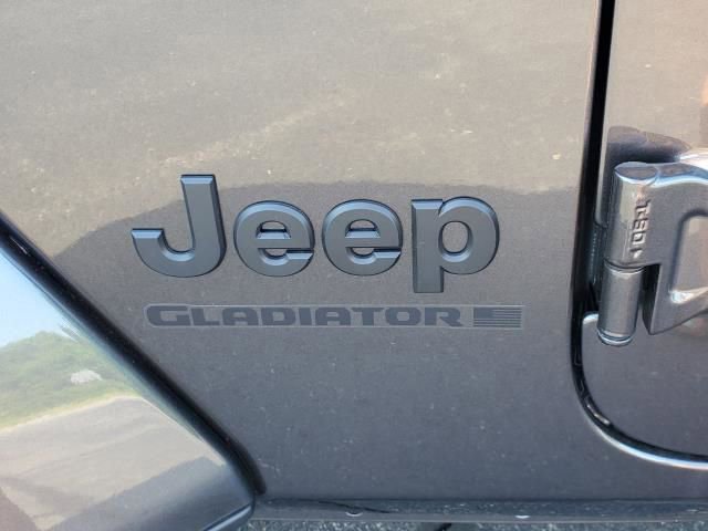 New 2025 Jeep Gladiator Sport image 30