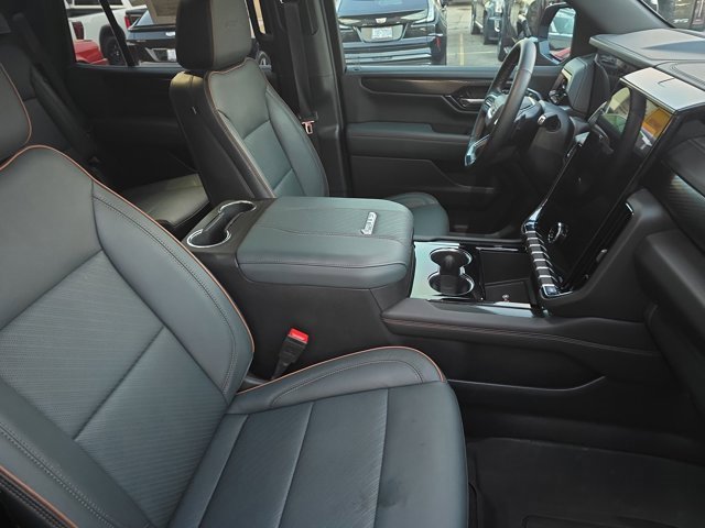 Used 2025 GMC Yukon AT4 image 10