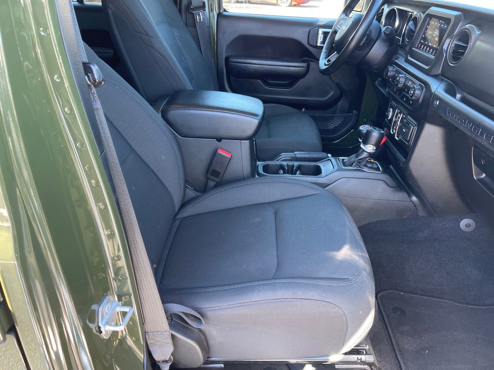 Used 2022 Jeep Wrangler Unlimited Sport image 19