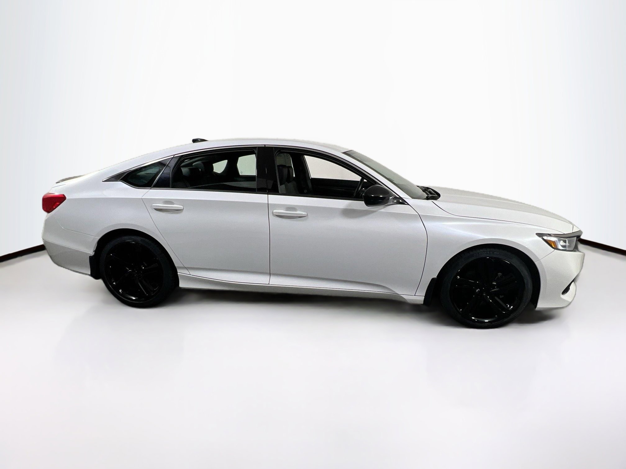 Used 2022 Honda Accord Sport image 4