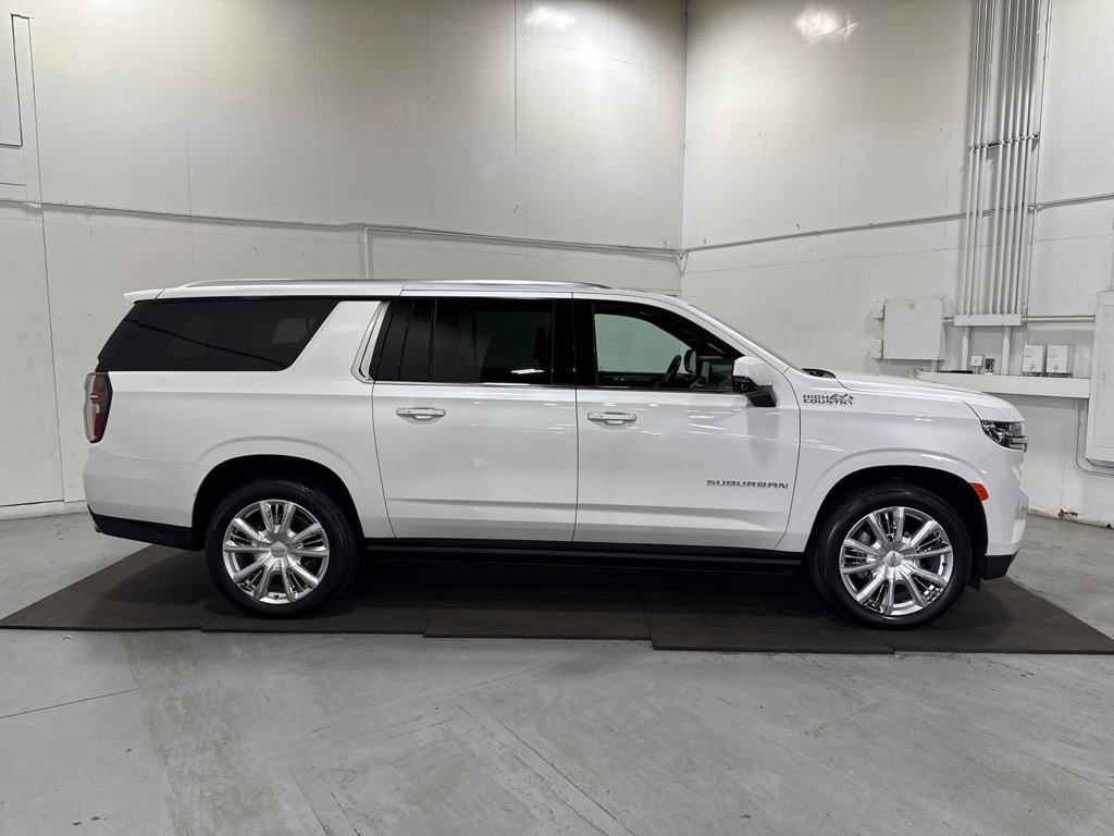 Certified 2024 Chevrolet Suburban High Country image 8
