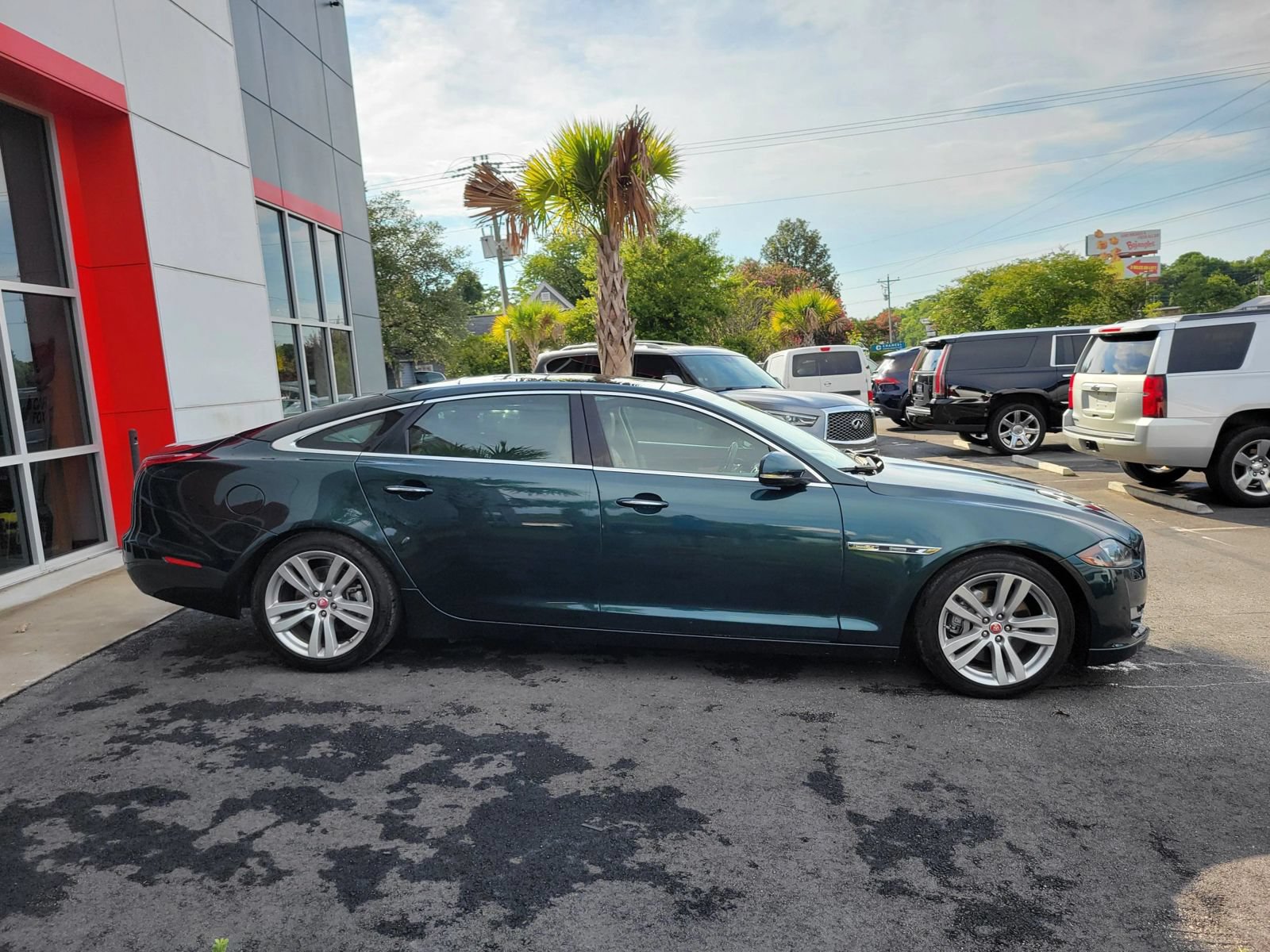 Used 2017 Jaguar XJ L Portfolio AWD/4WD image 8