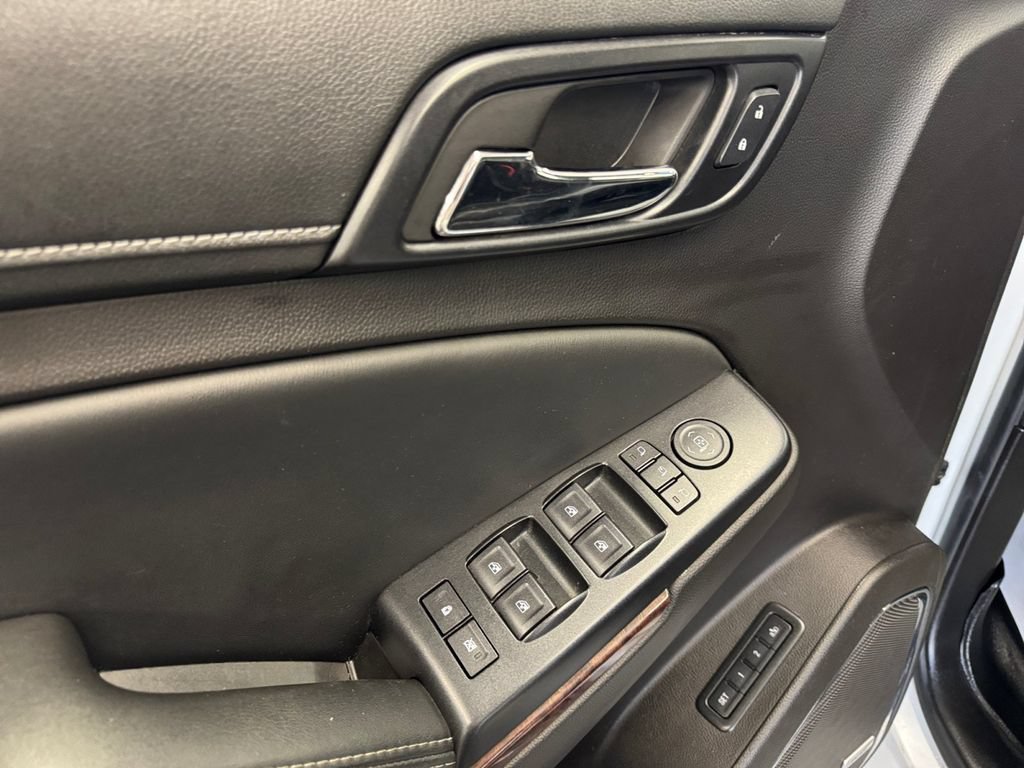 Used 2016 GMC Yukon XL SLT w/ Open Road Package AWD/4WD image 11