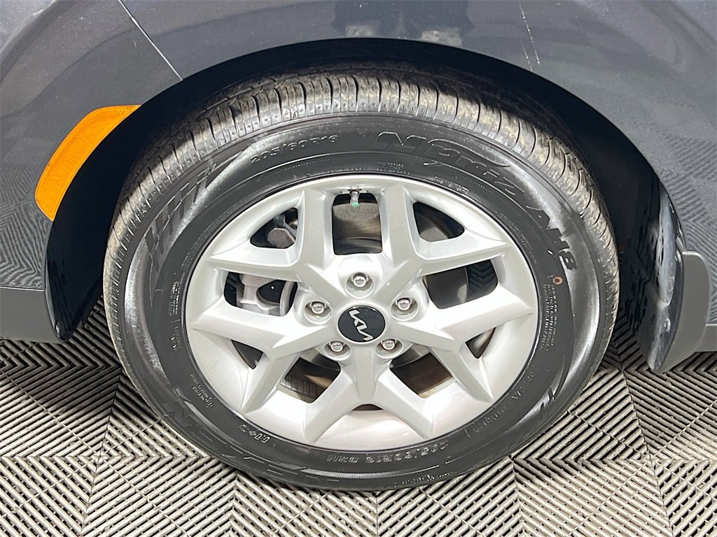 Used 2023 Kia Soul LX w/ LX Technology Package image 28