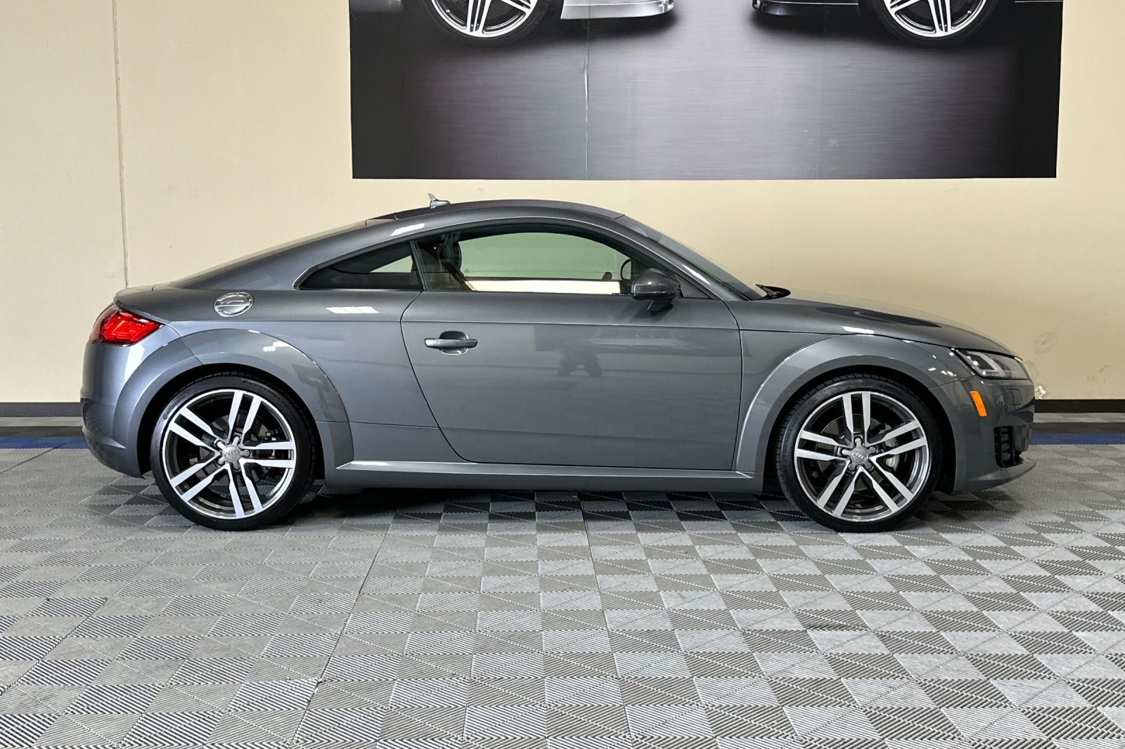Used 2018 Audi TT 2.0T w/ Technology Package AWD/4WD image 3