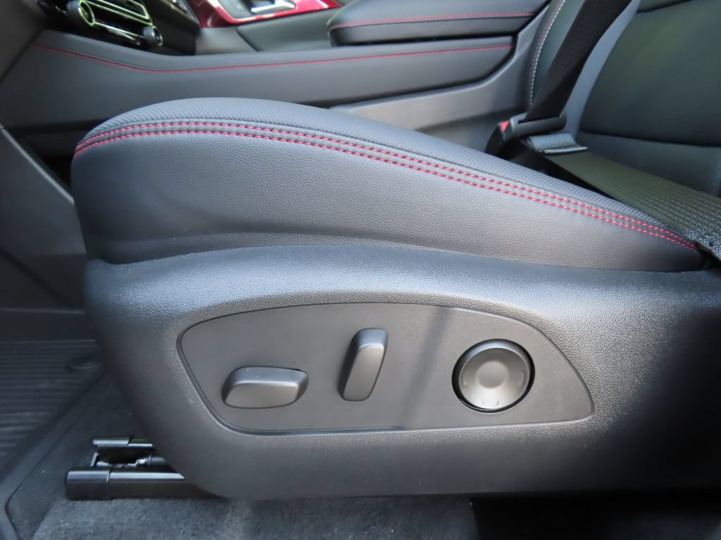 New 2026 Chevrolet Traverse RS w/ LPO, Floor Liner Package AWD/4WD image 10