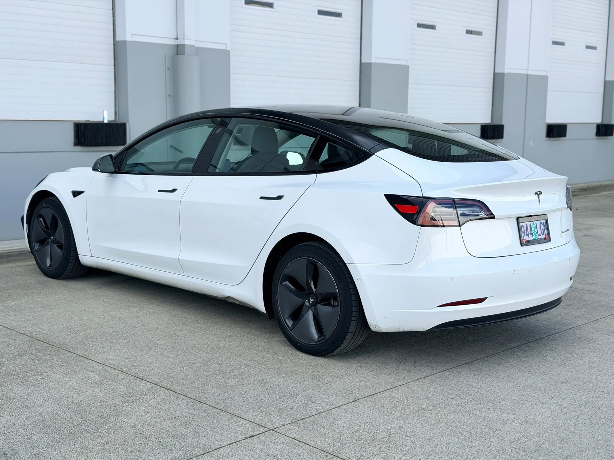 Used 2018 Tesla Model 3 Long Range image 3