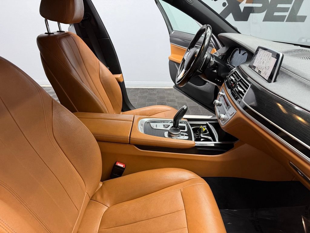 Used 2019 BMW 740i w/ M Sport Package RWD image 51