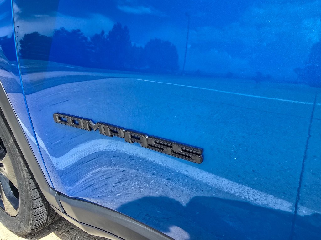 Used 2019 Jeep Compass Latitude AWD/4WD image 11