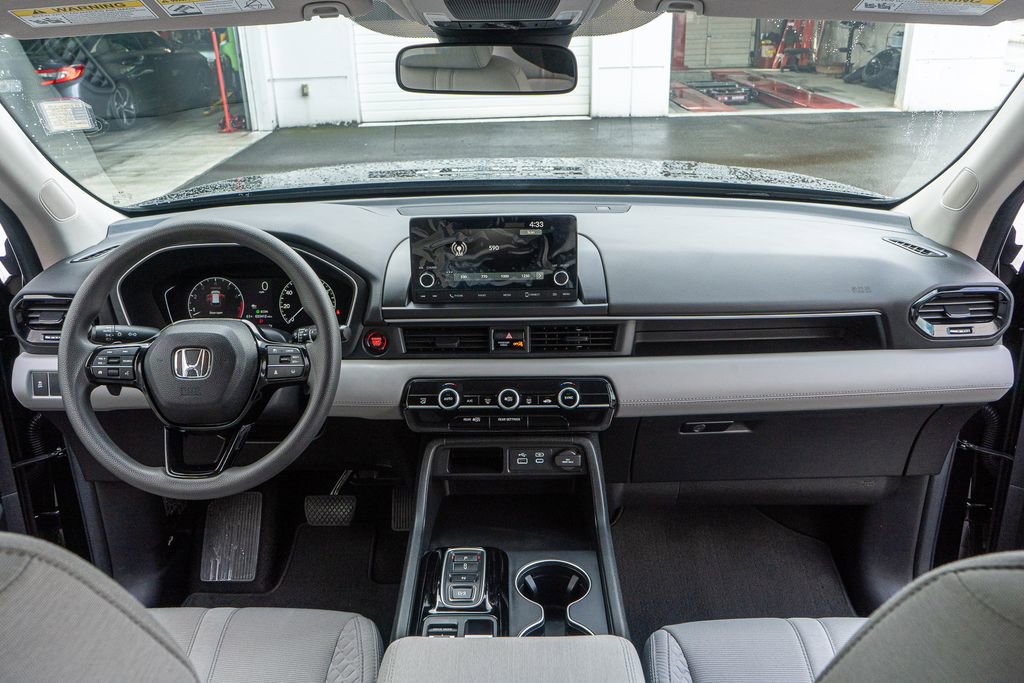 Certified 2023 Honda Pilot LX image 20