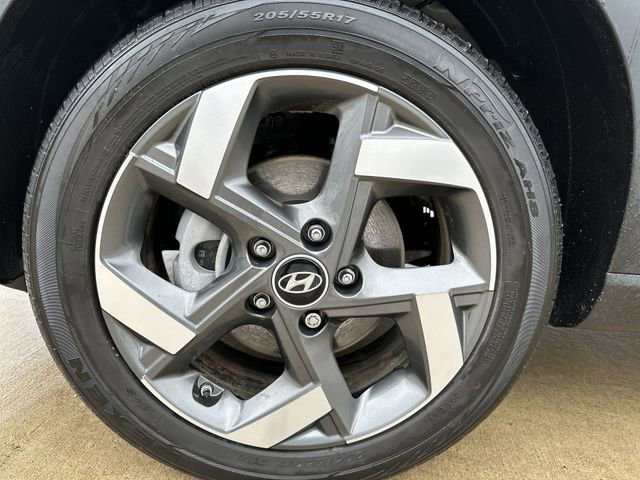 Used 2024 Hyundai Venue SEL FWD image 21