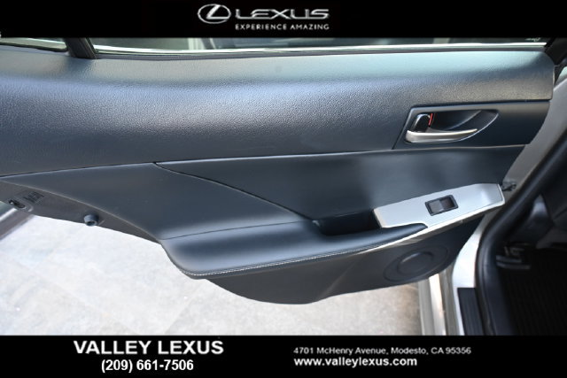 Used 2017 Lexus IS 200t F Sport w/ F Sport Package RWD image 18