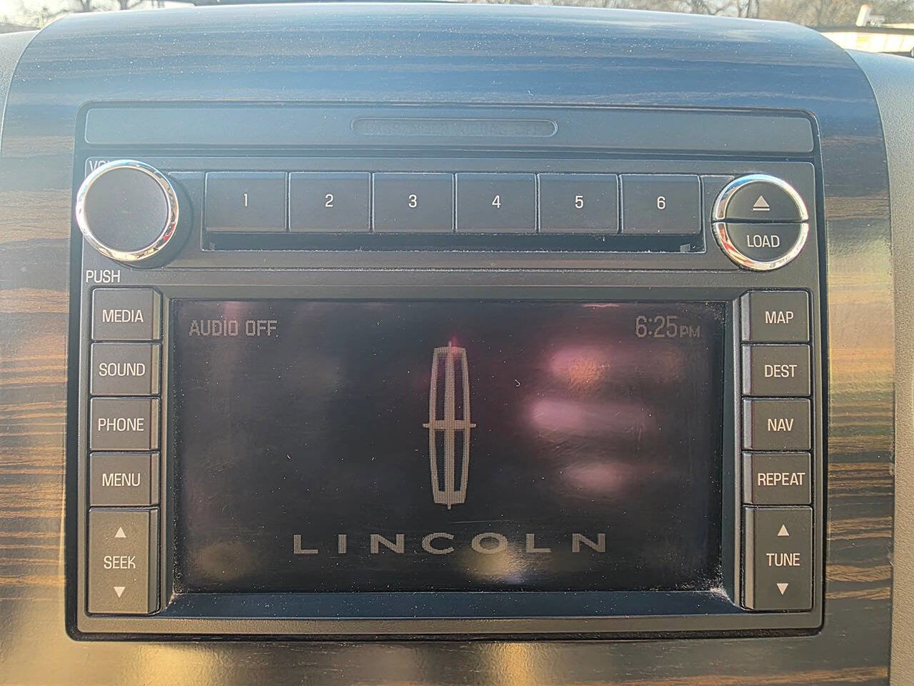 Used 2008 Lincoln Mark LT 2WD image 38